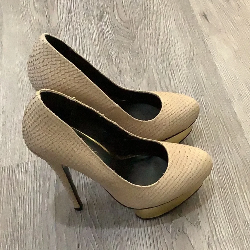 Fergie Tan Close Toe Shoes